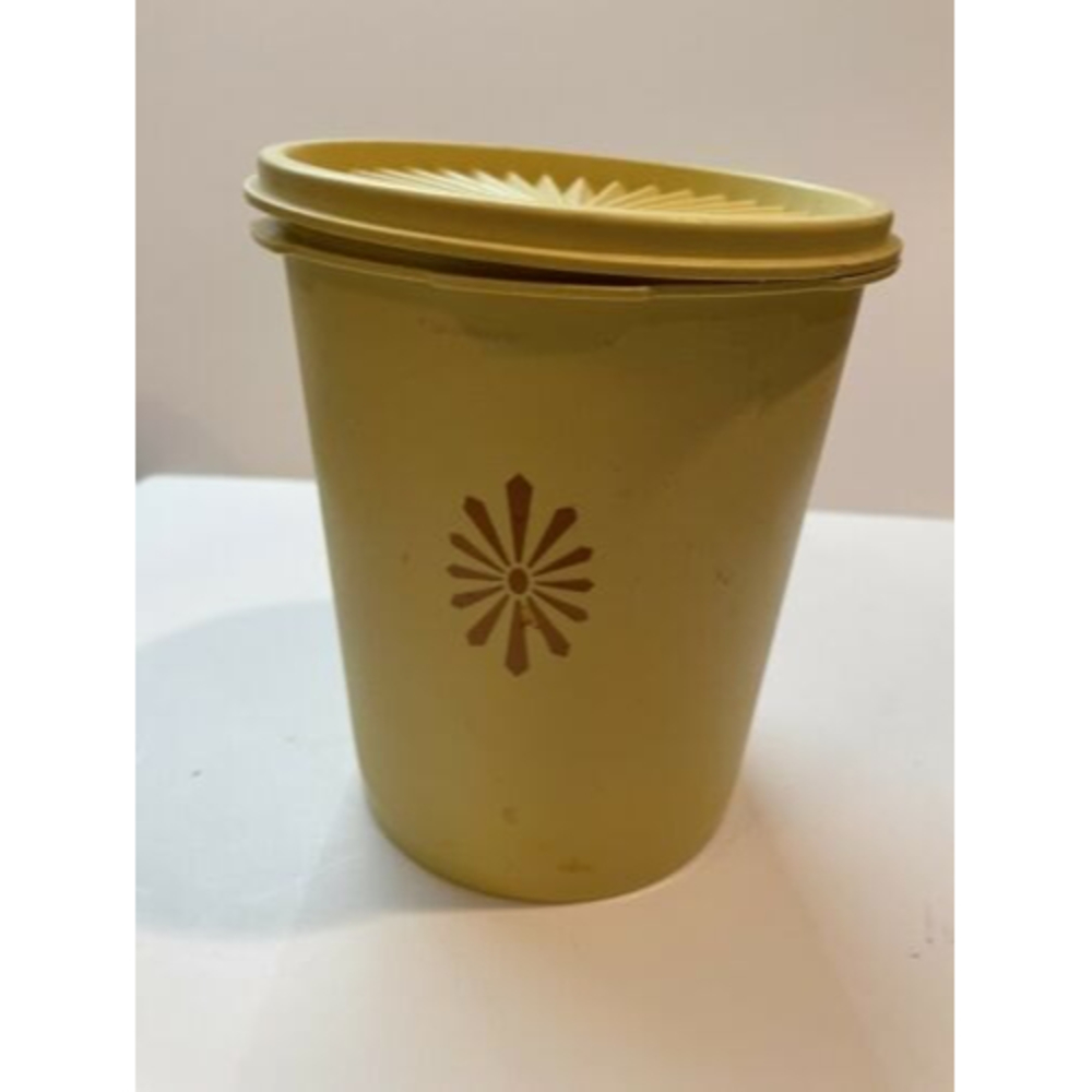 Vintage Tupperware Servalier 6.5” Tall Bright Gold Canister W/ Lid 809-4